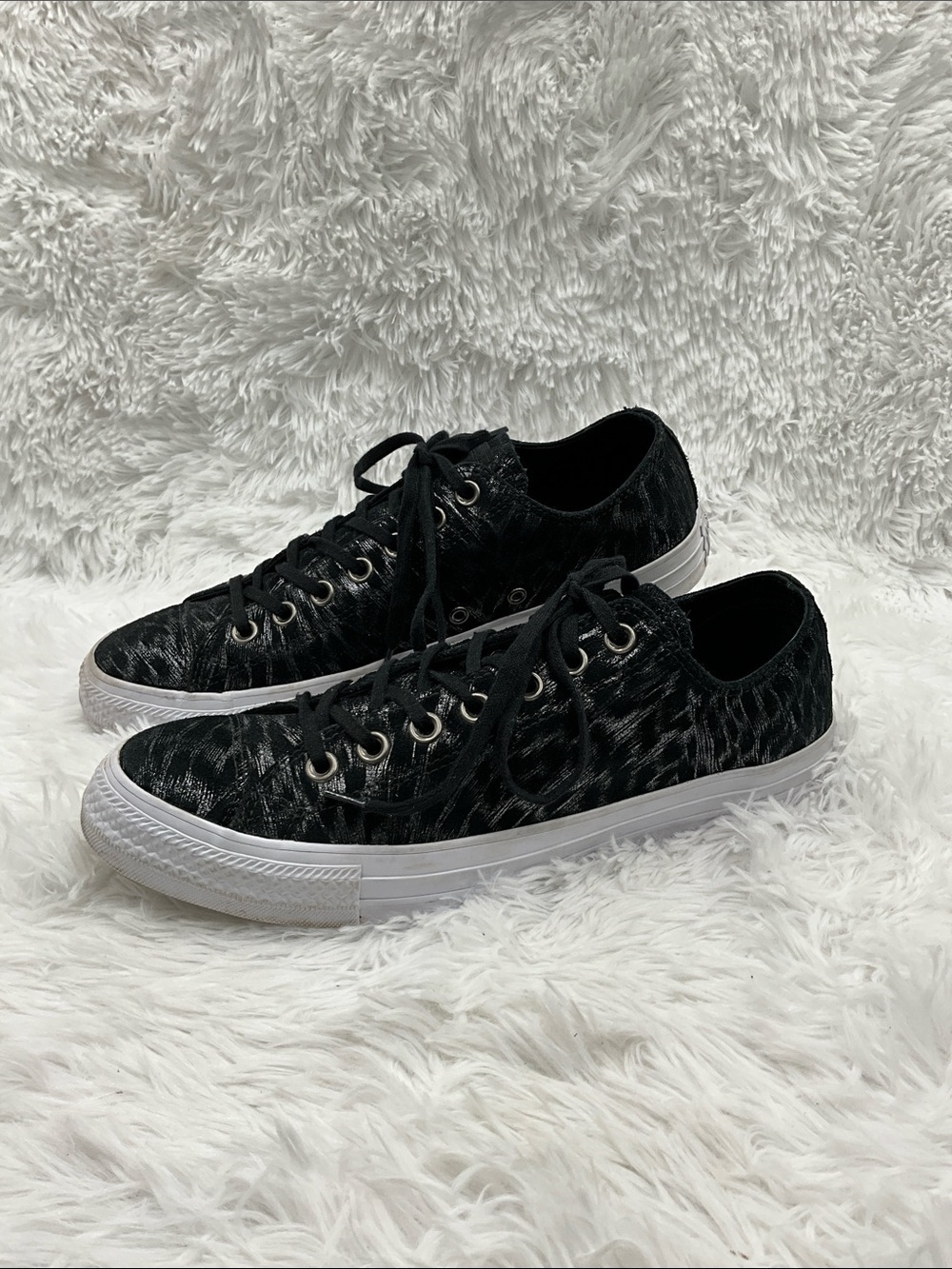 Converse Sneakers Size 11M Black Low-Top Metallic Textured Finish